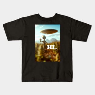 Alien says HI #1 Kids T-Shirt